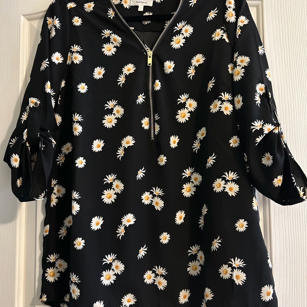 Stella Tweed Black Daisy-Print Zip Front Blouse